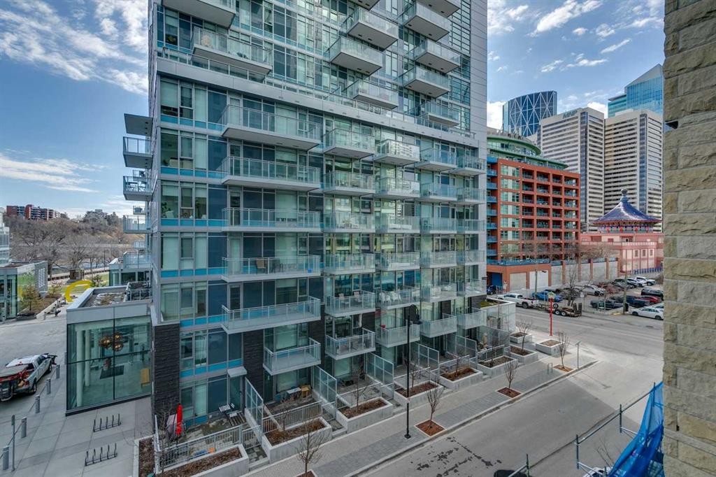 416-222 Riverfront Avenue Sw, Calgary, AB - Outdoor With Facade