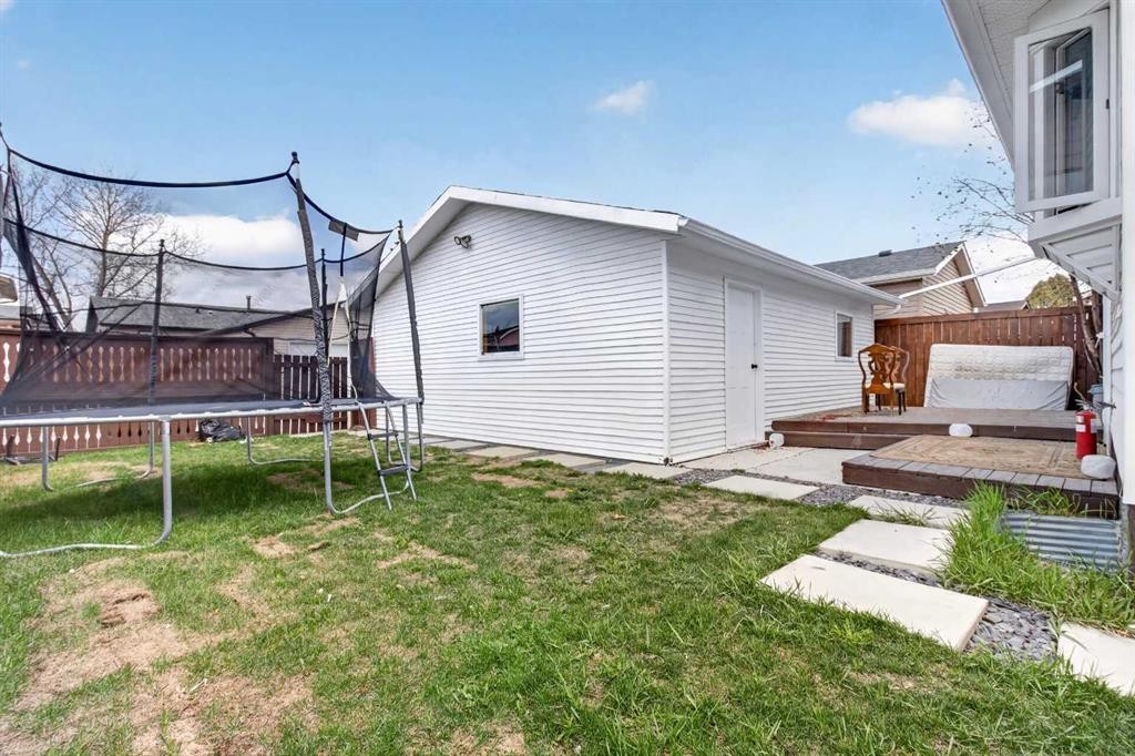 128 Castledale Crescent Ne, Calgary, AB - Outdoor With Deck Patio Veranda With Exterior