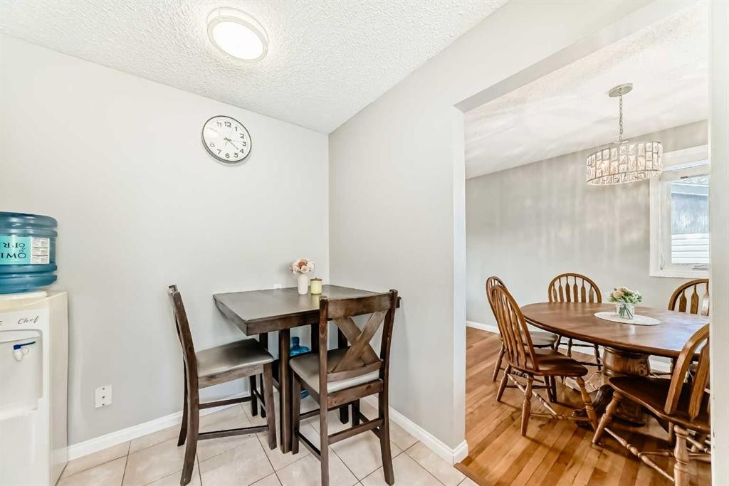 5104 Marshall Road Ne, Calgary, AB - Indoor Photo Showing Dining Room