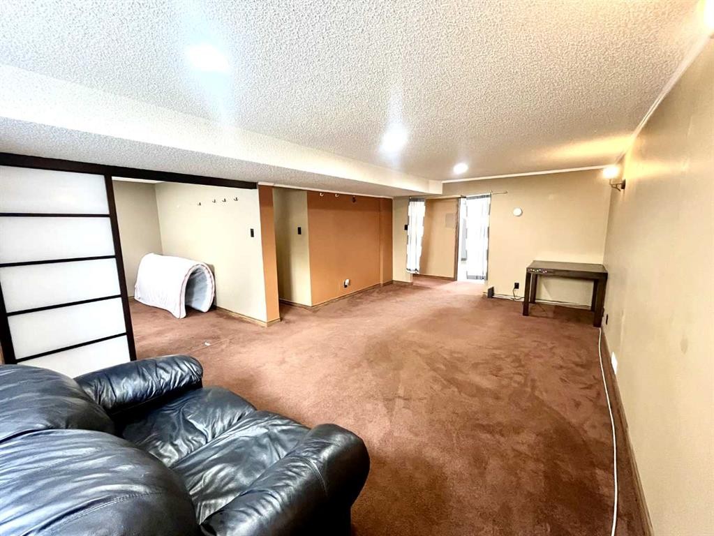 5104 Marshall Road Ne, Calgary, AB - Indoor