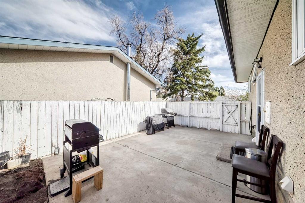 5104 Marshall Road Ne, Calgary, AB - Outdoor With Exterior