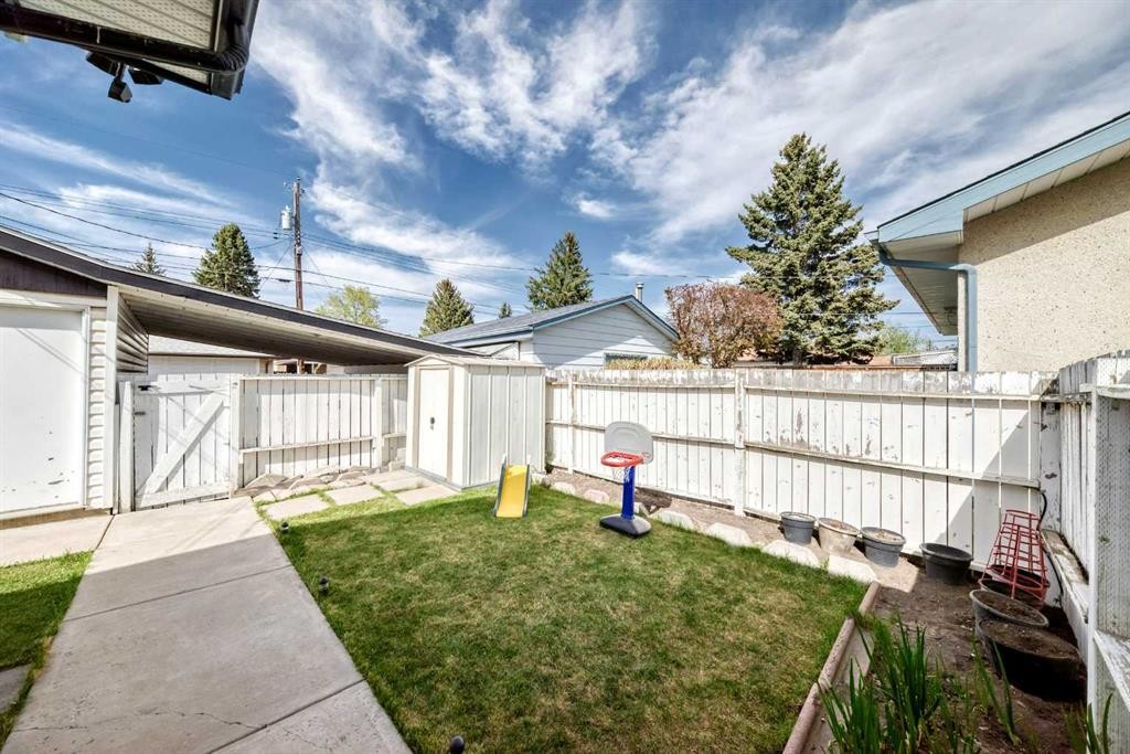 5104 Marshall Road Ne, Calgary, AB - Outdoor