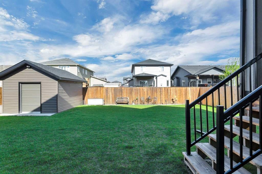 11 Vireo Avenue, Olds, AB - Outdoor