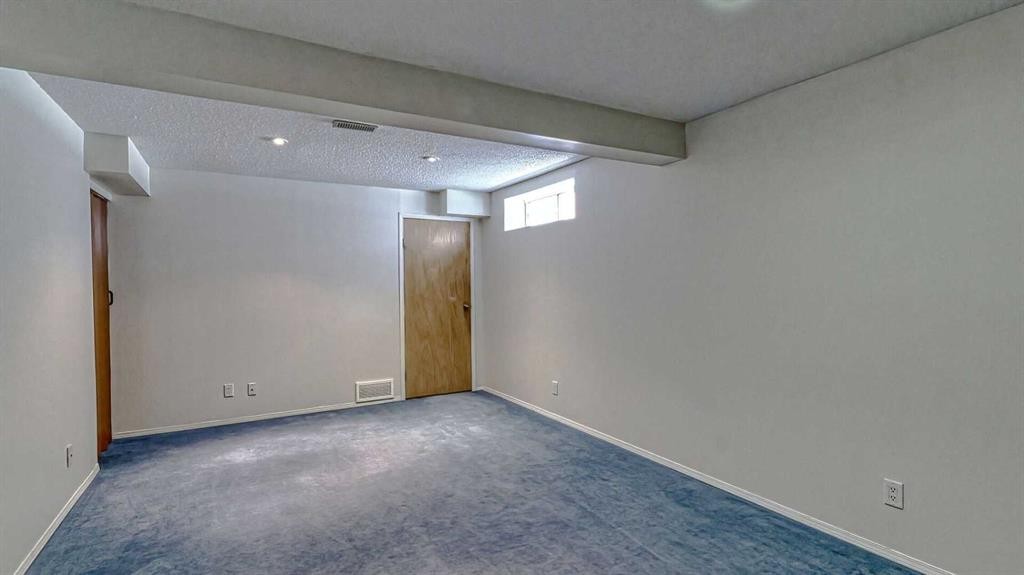 157 Harvest Gold Heights Ne, Calgary, AB - Indoor Photo Showing Other Room