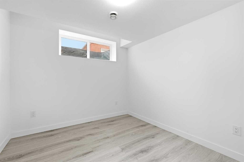 1612 Rangeview Drive Se, Calgary, AB - Indoor Photo Showing Other Room