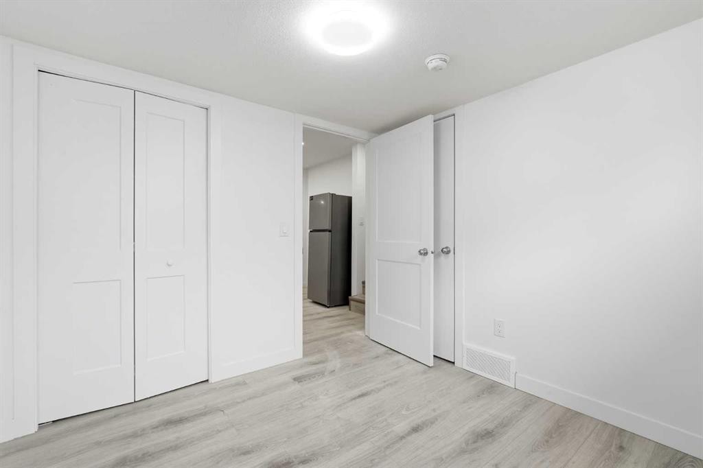 1612 Rangeview Drive Se, Calgary, AB - Indoor Photo Showing Other Room