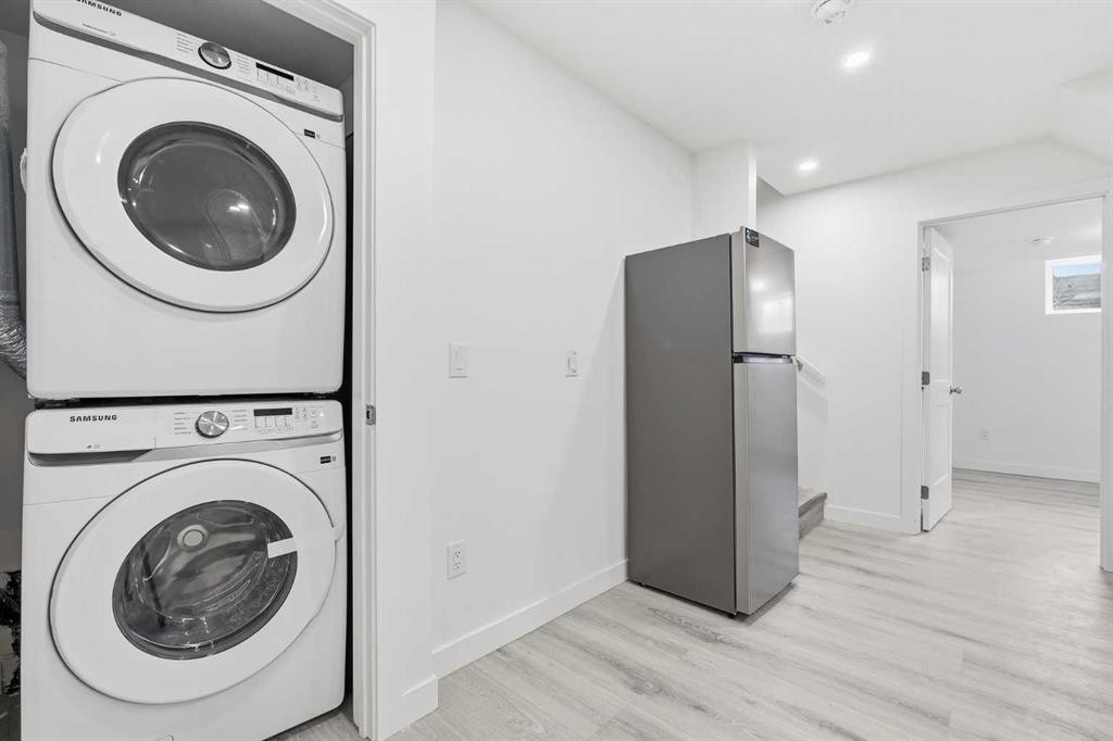 1612 Rangeview Drive Se, Calgary, AB - Indoor Photo Showing Laundry Room