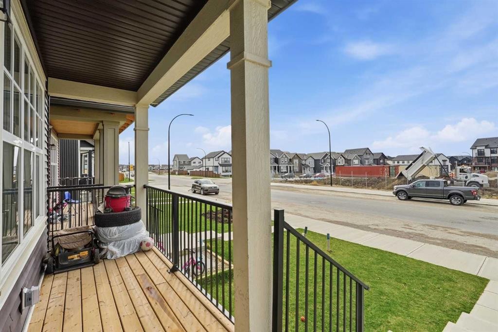 1612 Rangeview Drive Se, Calgary, AB - Outdoor