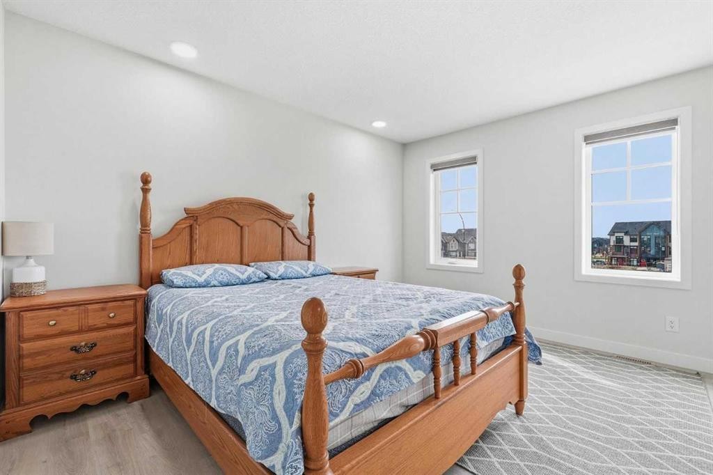 1612 Rangeview Drive Se, Calgary, AB - Indoor Photo Showing Bedroom