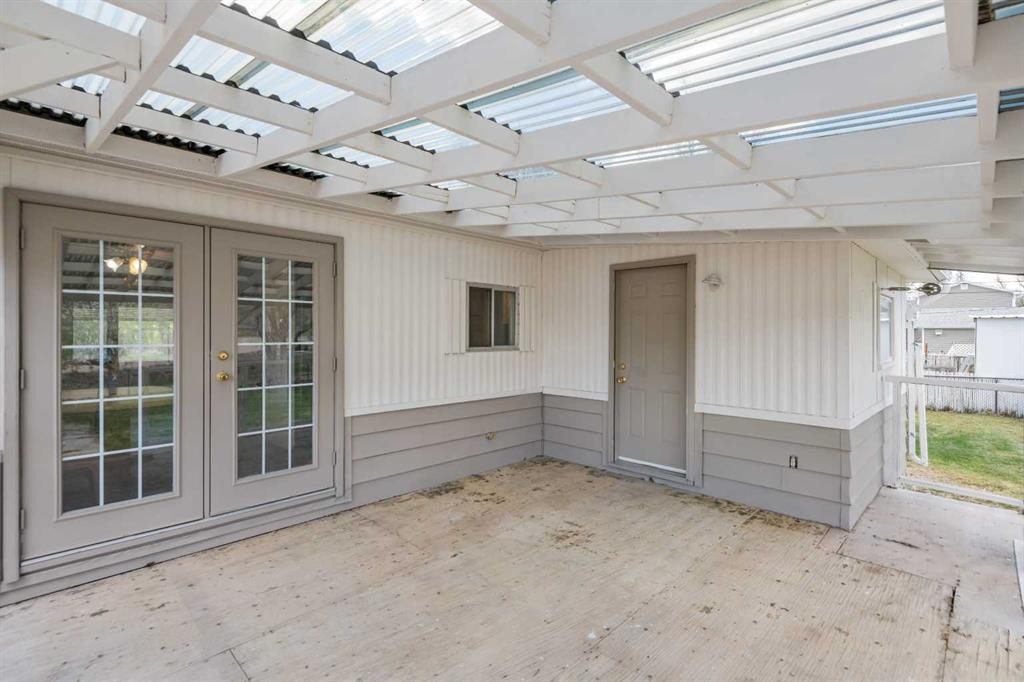 416 2 Avenue, Drumheller, AB - Outdoor With Exterior