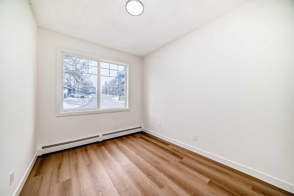 101-22 Panatella Road Nw, Calgary, AB - Indoor Photo Showing Other Room