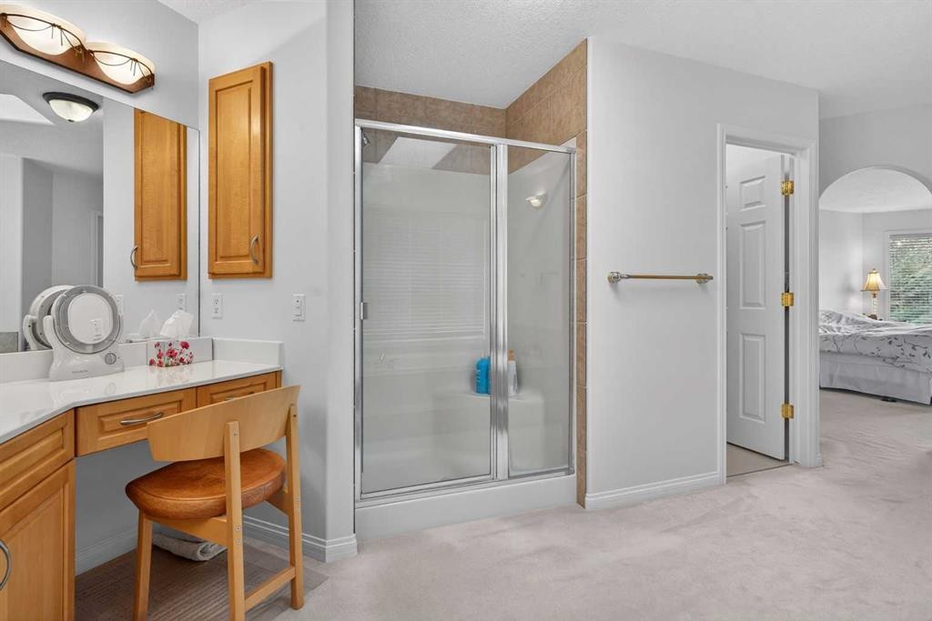 307 Hampstead Way Nw, Calgary, AB - Indoor Photo Showing Bathroom