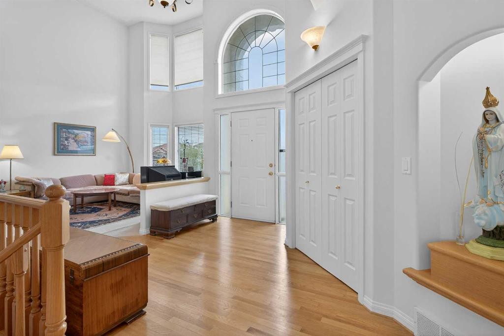 307 Hampstead Way Nw, Calgary, AB - Indoor Photo Showing Other Room