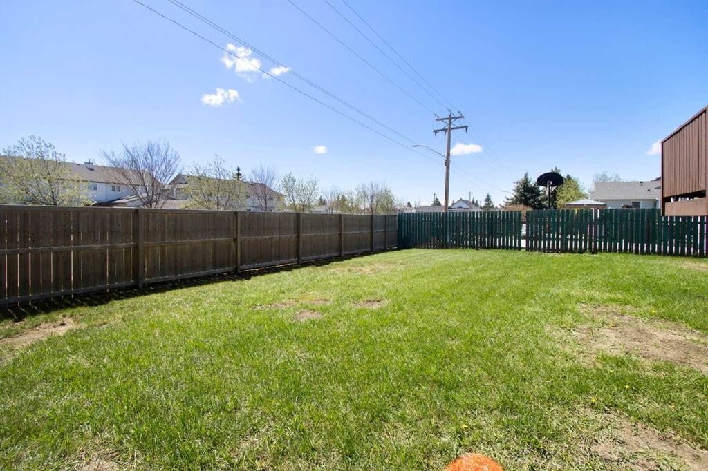 2 Madison Court, Strathmore, AB - Outdoor