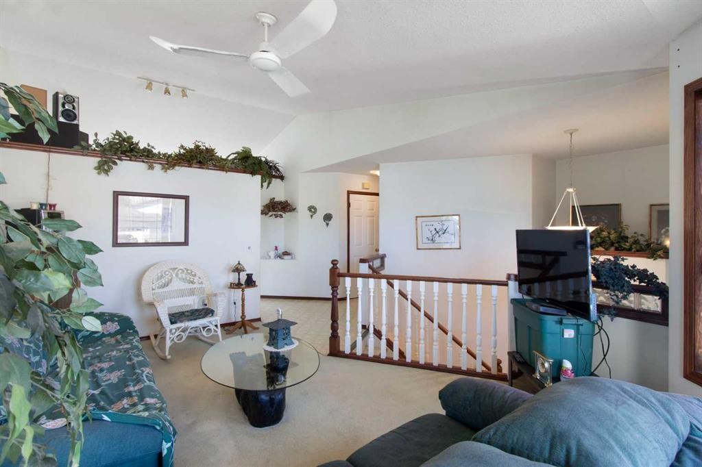 2 Madison Court, Strathmore, AB - Indoor