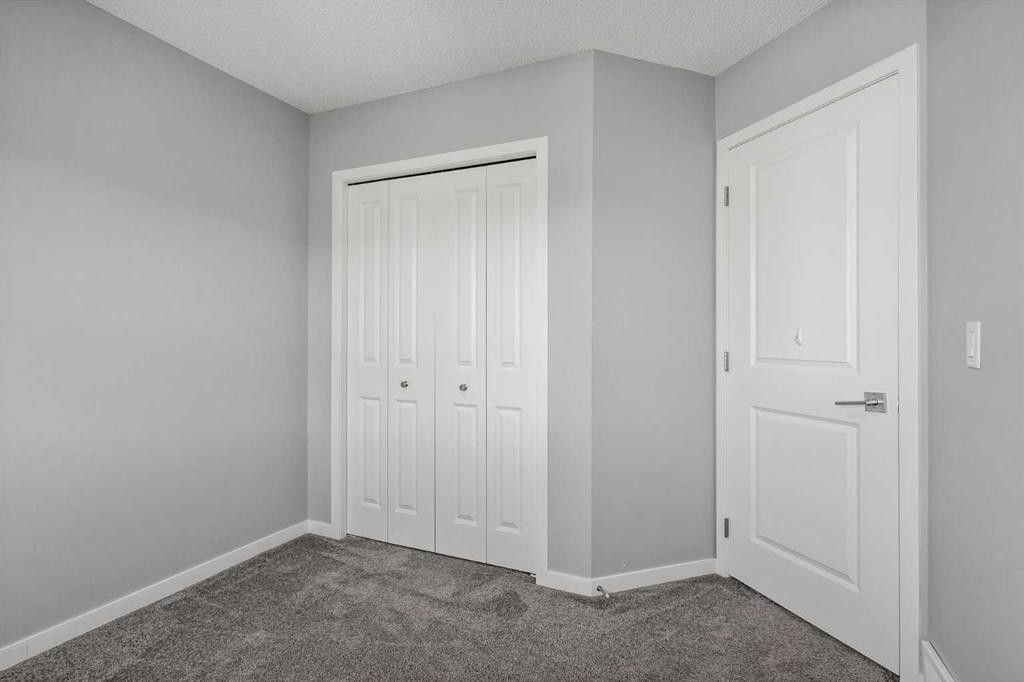 109 Dawson Drive, Chestermere, AB - Indoor Photo Showing Other Room