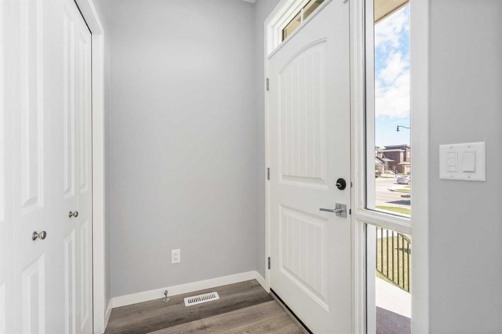 109 Dawson Drive, Chestermere, AB - Indoor Photo Showing Other Room