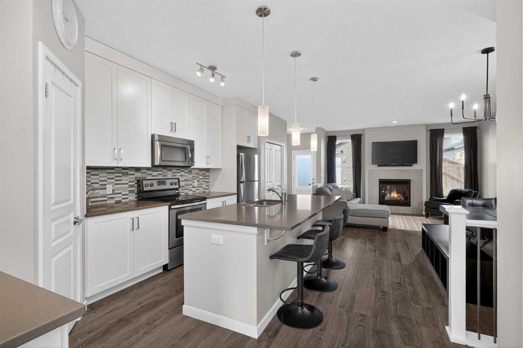 257 Cranford Park Se, Calgary, AB - Indoor Photo Showing Kitchen With Upgraded Kitchen