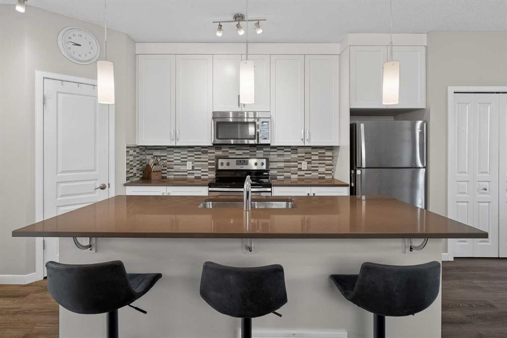 257 Cranford Park Se, Calgary, AB - Indoor Photo Showing Kitchen With Upgraded Kitchen