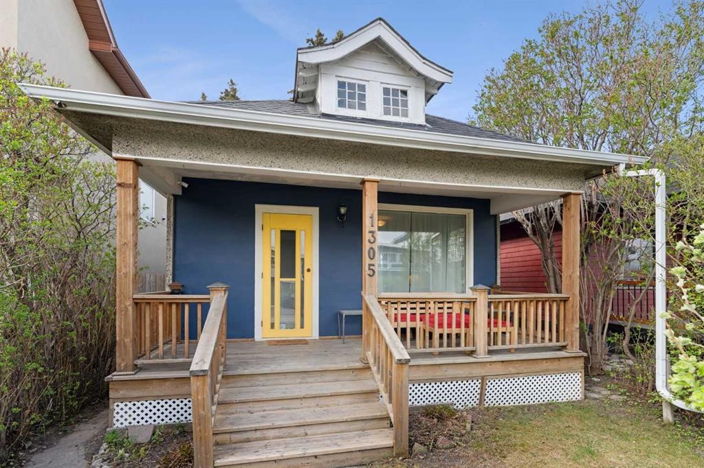 1305 20 Avenue Nw, Calgary, AB - Outdoor With Deck Patio Veranda