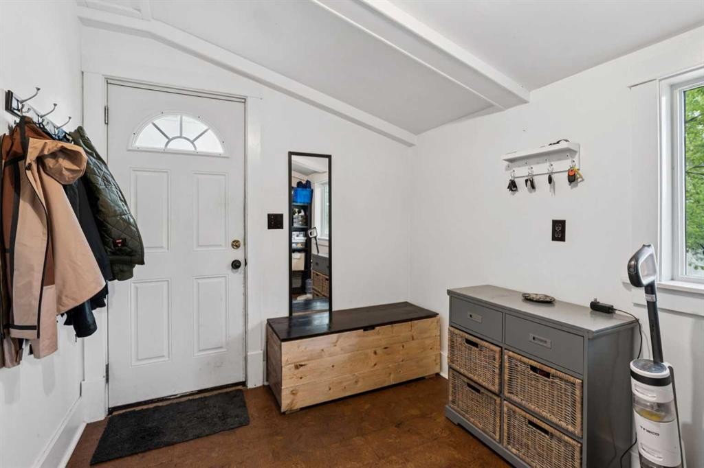 1305 20 Avenue Nw, Calgary, AB - Indoor Photo Showing Other Room