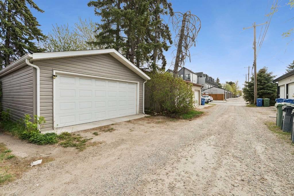 1305 20 Avenue Nw, Calgary, AB - Outdoor With Exterior