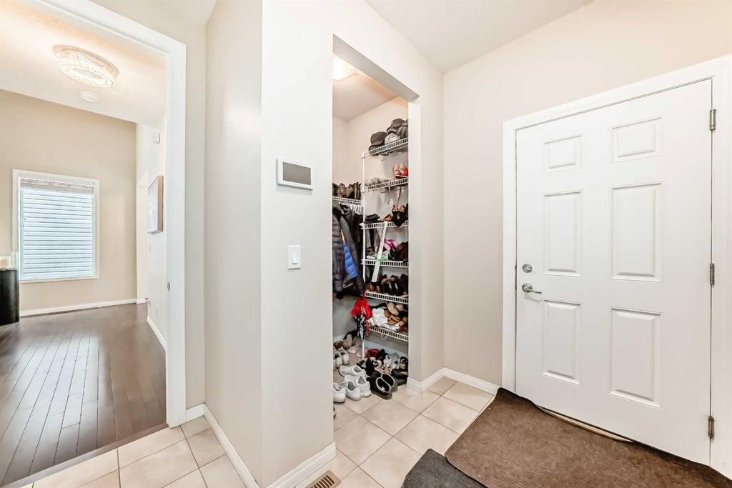 91 Nolanfield Crescent Nw, Calgary, AB - Indoor Photo Showing Other Room