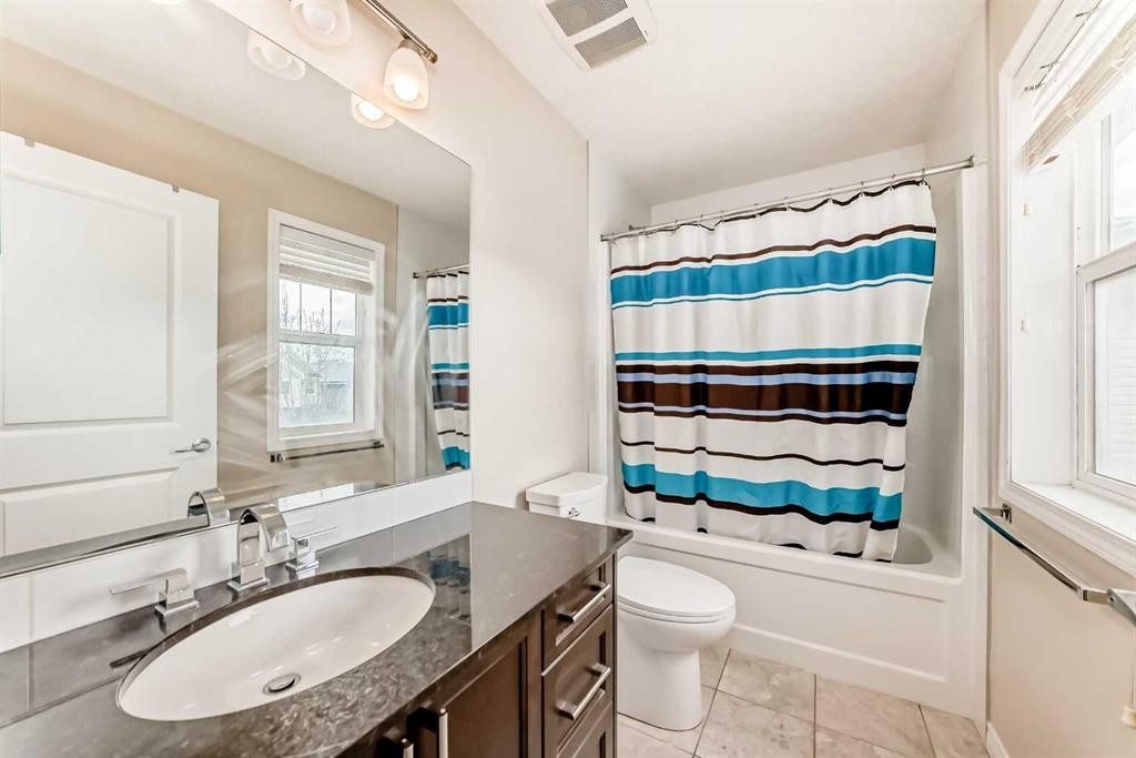 91 Nolanfield Crescent Nw, Calgary, AB - Indoor Photo Showing Bathroom