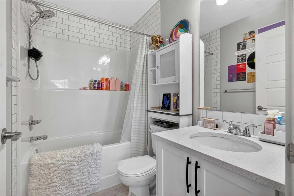 241 Auburn Meadows Drive Se, Calgary, AB - Indoor Photo Showing Bathroom