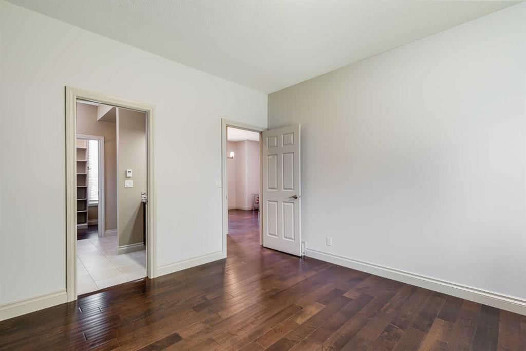30 Meadow Pointe Drive, Heritage Pointe, AB - Indoor Photo Showing Other Room