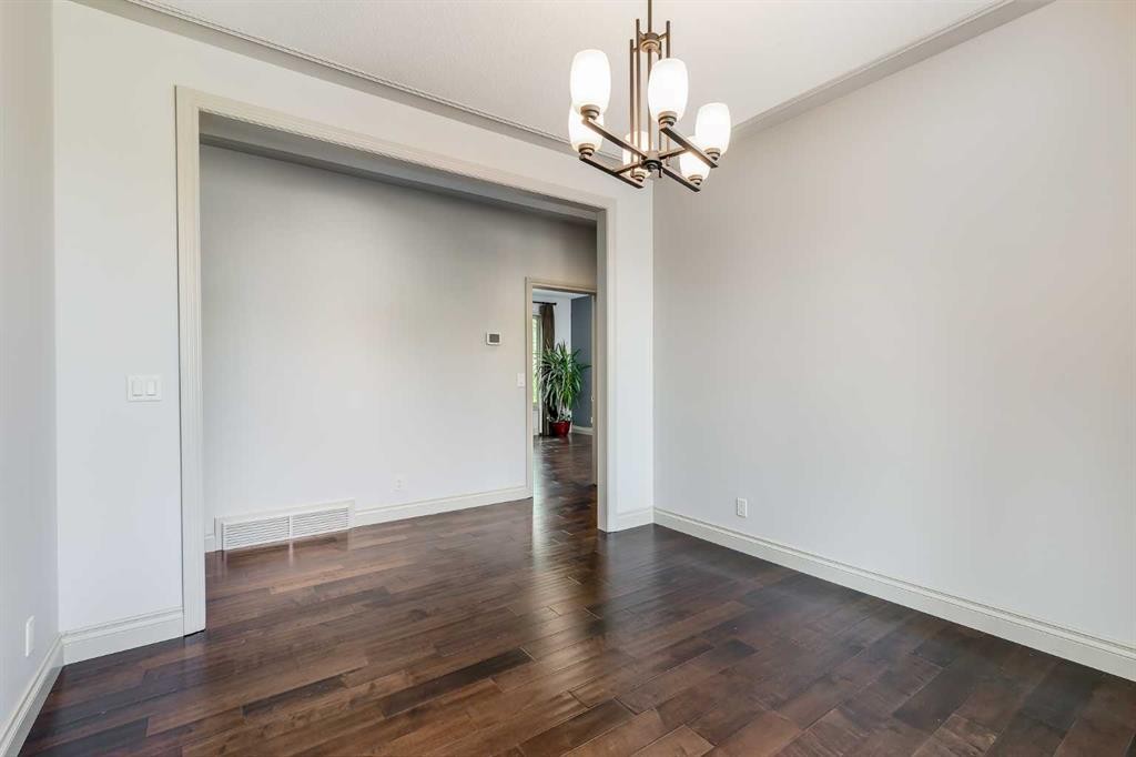 30 Meadow Pointe Drive, Heritage Pointe, AB - Indoor Photo Showing Other Room