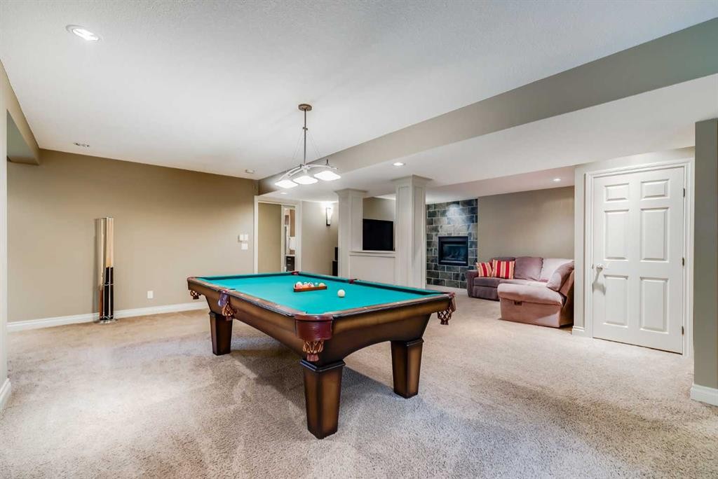 30 Meadow Pointe Drive, Heritage Pointe, AB - Indoor Photo Showing Other Room