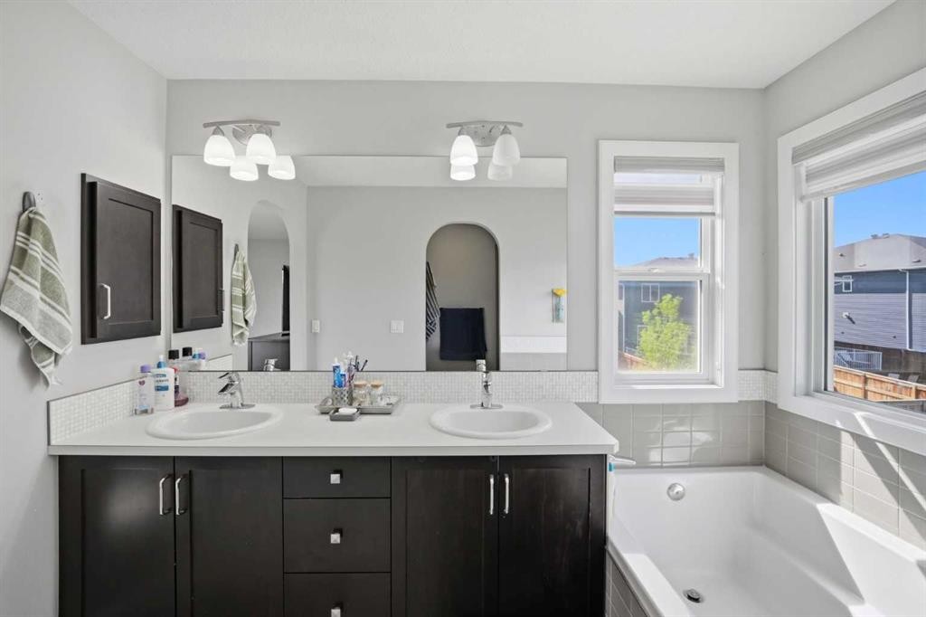 60 Redstone Grove Ne, Calgary, AB - Indoor Photo Showing Bathroom