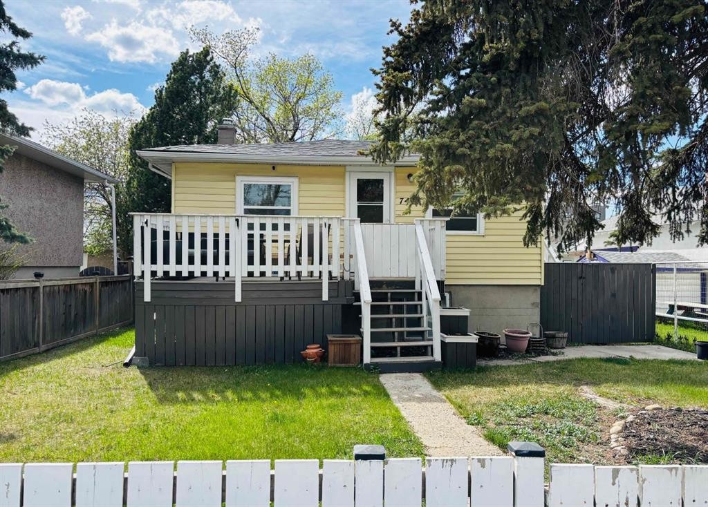 7417 24 Street Se, Calgary, AB - Outdoor