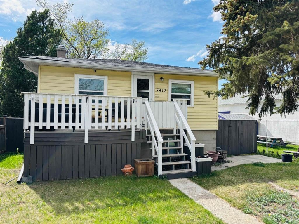 7417 24 Street Se, Calgary, AB - Outdoor
