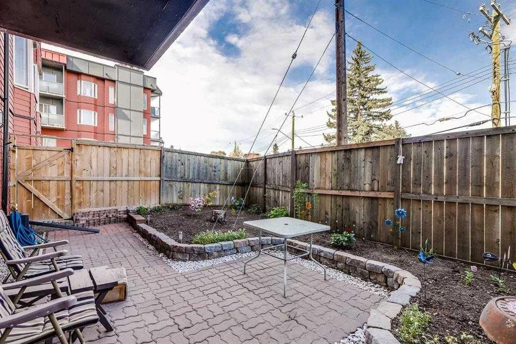 104-335 Garry Crescent Ne, Calgary, AB - Outdoor