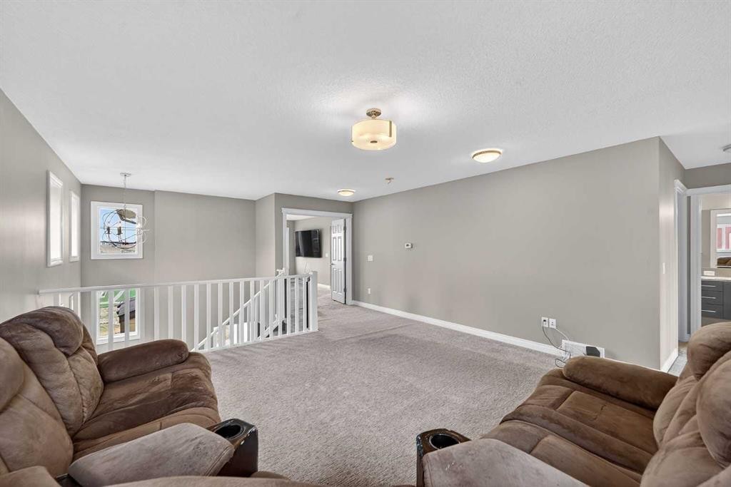 30 Evansborough View Nw, Calgary, AB - Indoor Photo Showing Other Room