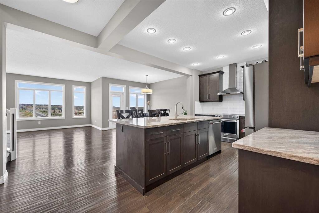 30 Evansborough View Nw, Calgary, AB - Indoor Photo Showing Kitchen With Upgraded Kitchen