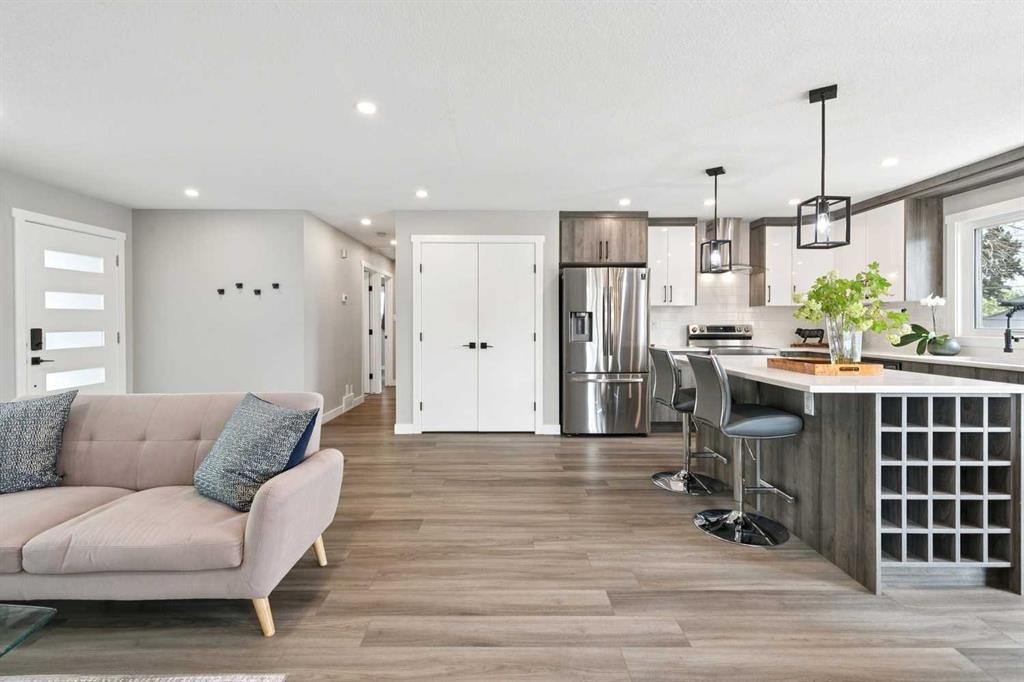 7116 Hunterwood Road Nw, Calgary, AB - Indoor
