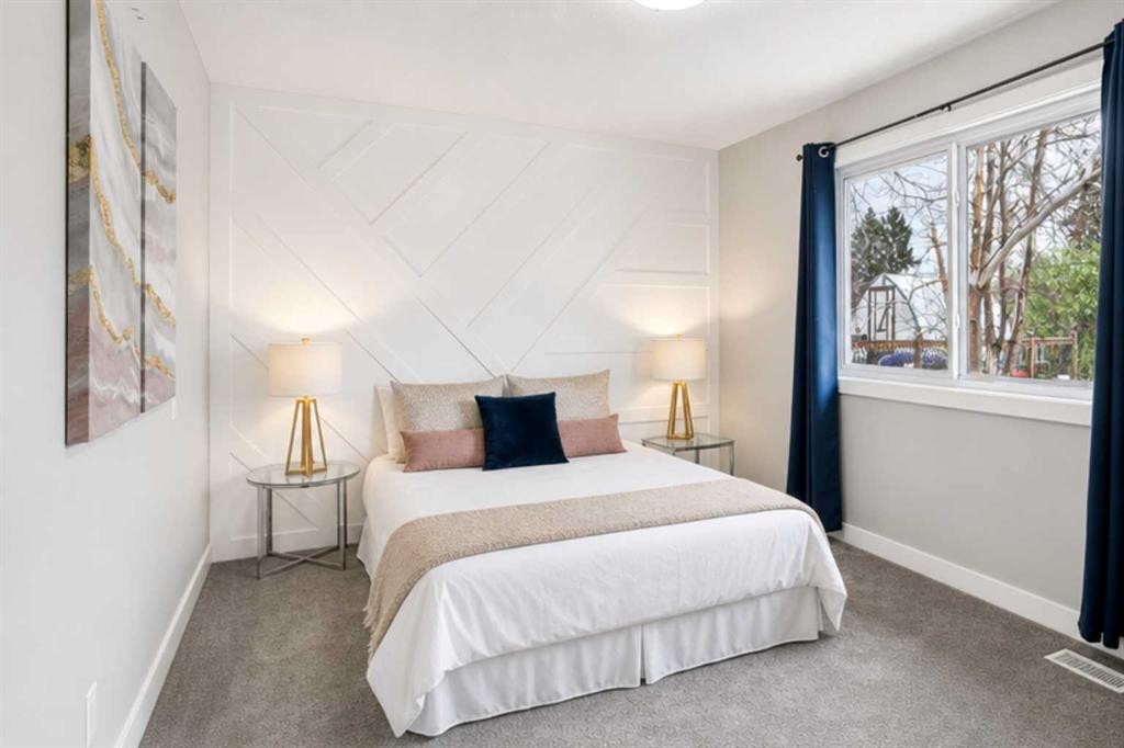 7116 Hunterwood Road Nw, Calgary, AB - Indoor Photo Showing Bedroom