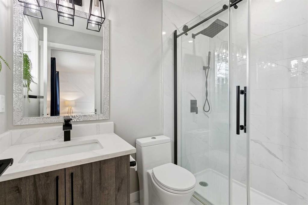 7116 Hunterwood Road Nw, Calgary, AB - Indoor Photo Showing Bathroom