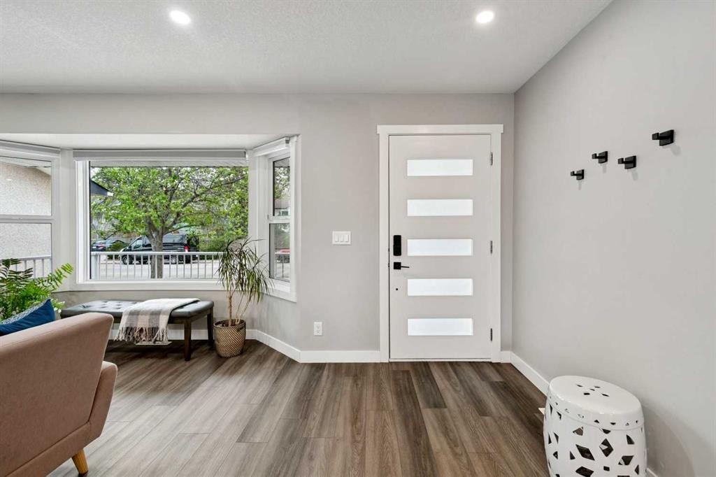 7116 Hunterwood Road Nw, Calgary, AB - Indoor