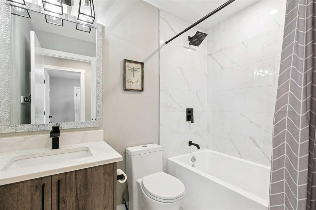 7116 Hunterwood Road Nw, Calgary, AB - Indoor Photo Showing Bathroom