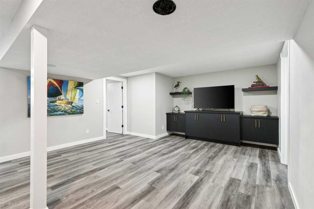 7116 Hunterwood Road Nw, Calgary, AB - Indoor