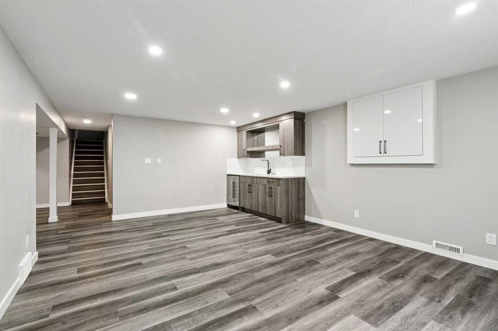 7116 Hunterwood Road Nw, Calgary, AB - Indoor