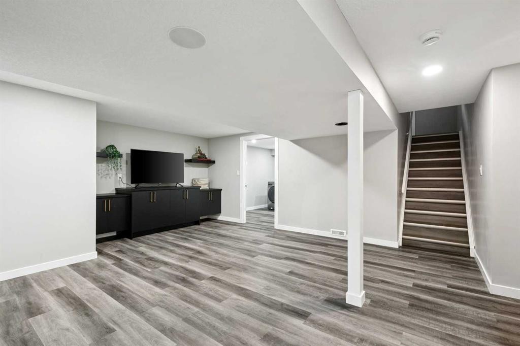 7116 Hunterwood Road Nw, Calgary, AB - Indoor
