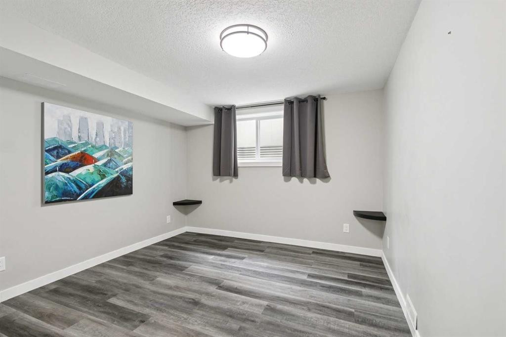 7116 Hunterwood Road Nw, Calgary, AB - Indoor Photo Showing Other Room
