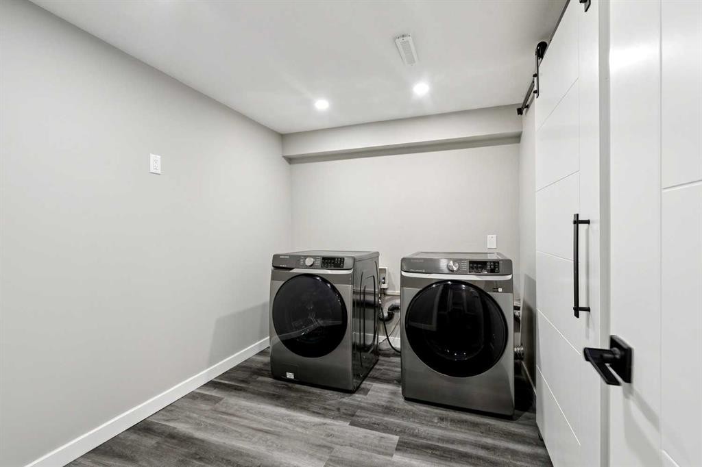 7116 Hunterwood Road Nw, Calgary, AB - Indoor Photo Showing Laundry Room