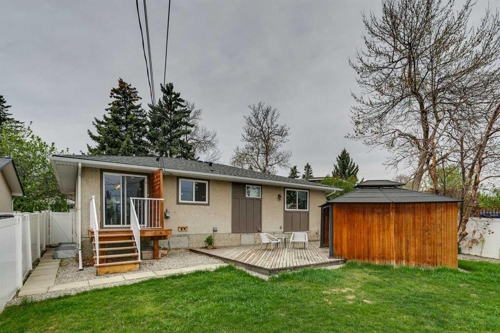 7116 Hunterwood Road Nw, Calgary, AB - Outdoor With Deck Patio Veranda