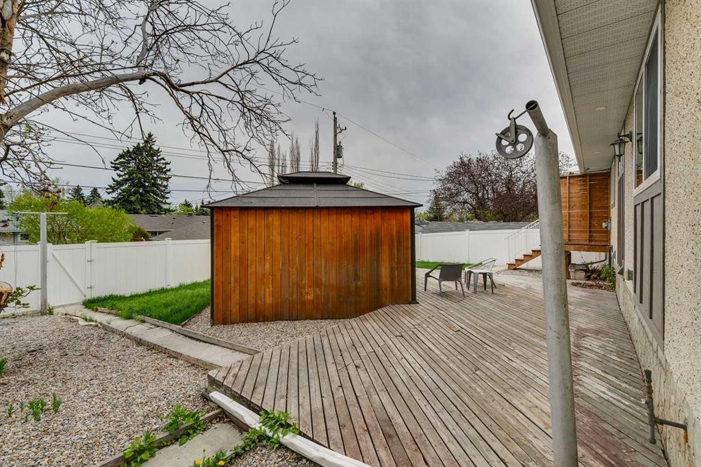 7116 Hunterwood Road Nw, Calgary, AB - Outdoor